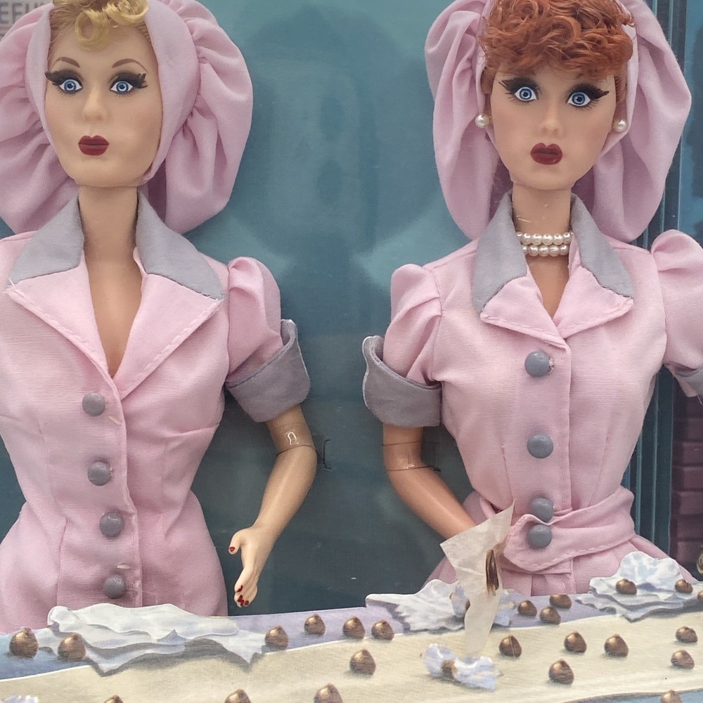Barbie I Love Lucy "Job Switching" Lucy and Ethel Doll Giftset New episode 39 - Picture 2 of 16